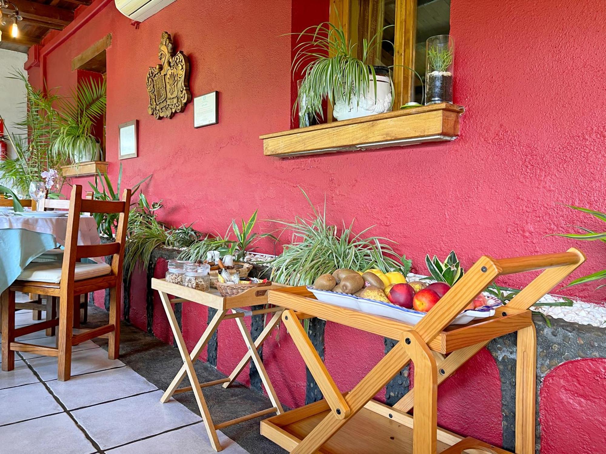 Hotel Peruskenea Jaunsaras Ngoại thất bức ảnh