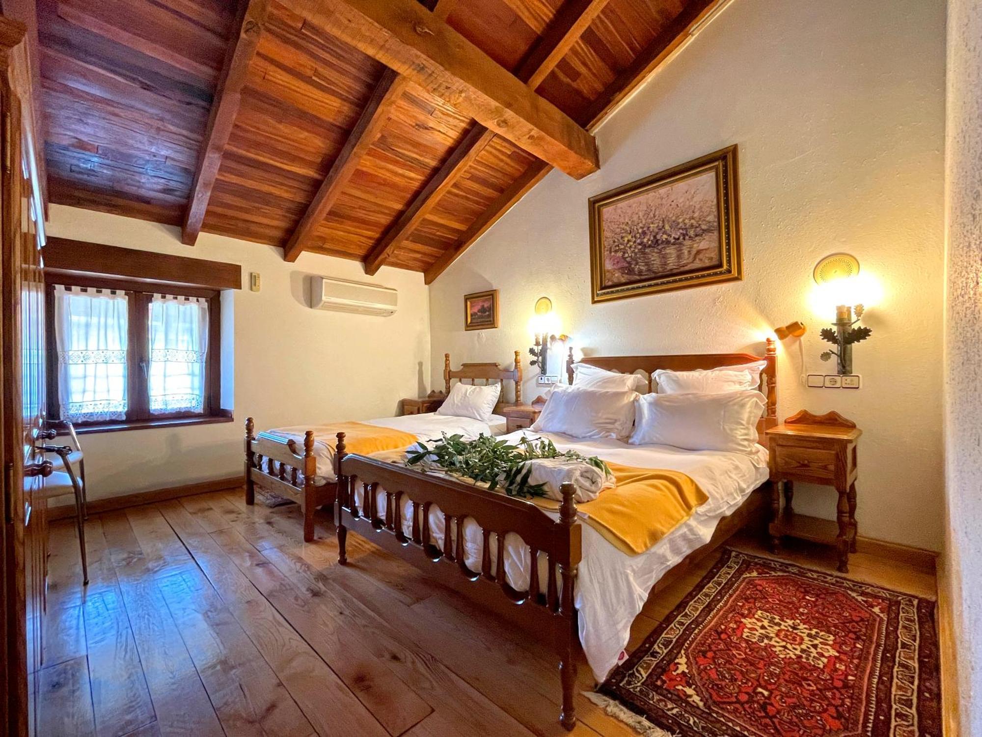 Hotel Peruskenea Jaunsaras Ngoại thất bức ảnh